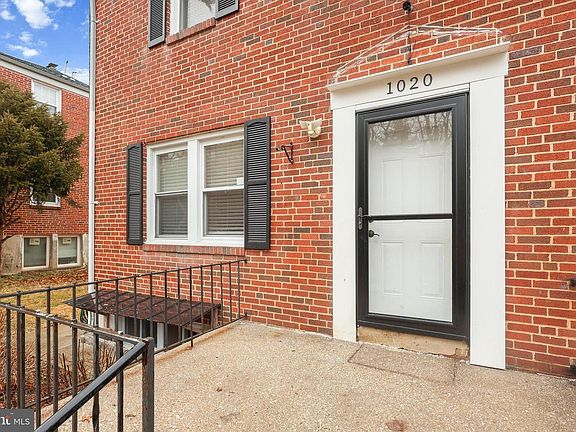 3rd image of 1020 Dartmouth Rd