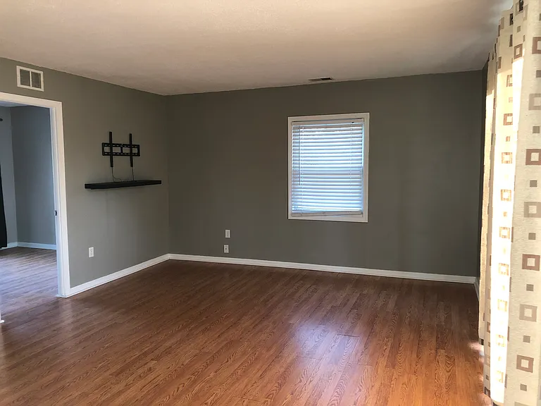 5490 Oak Park Dr — Photo 3
