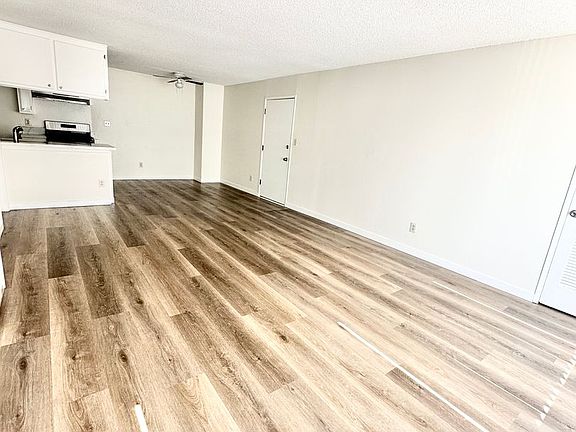 4th image of 18521 Prairie St APT 217