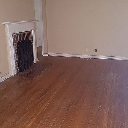 Living Room 16' X 11.5'