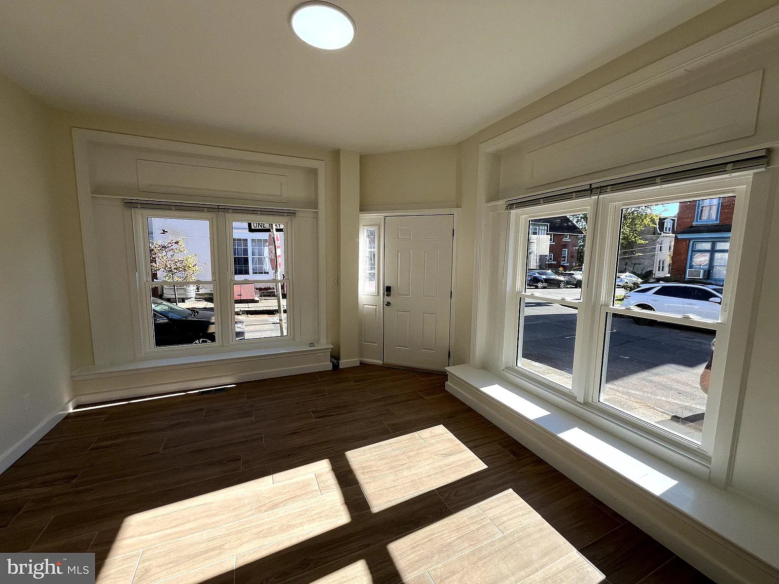 1 bed, 1.0 bath, 875 sqft, $1,475 — Photo 3
