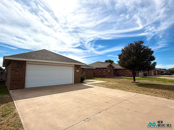 3rd image of 2421 Flagstone Dr