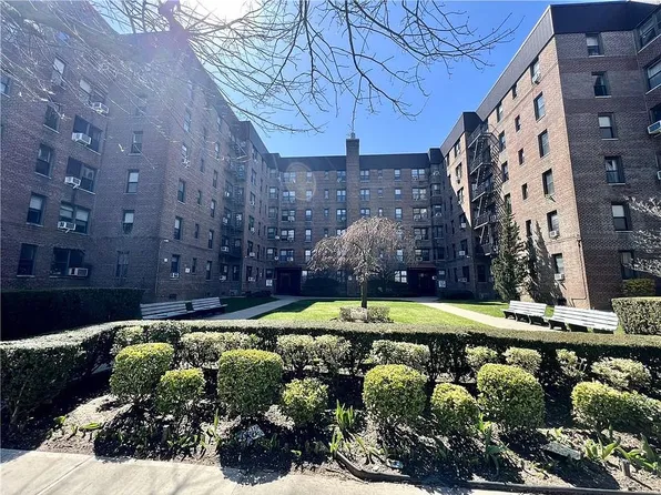 2220 Burnett St APT 6E, Brooklyn, NY 11229