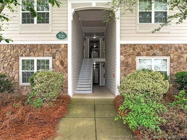 321 Gallery Dr Unit 101, Spring Lake, NC 28390