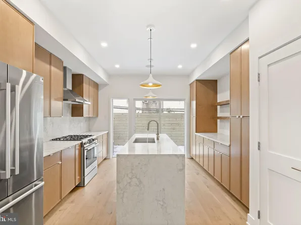 1935 Kater St, Philadelphia, PA 19146