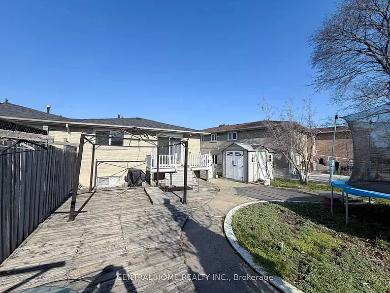 11 Tineta Cres #BASEMENT — Photo 18