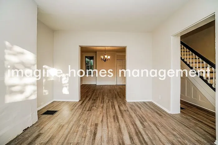 4 bed, 1.0 bath, 2413 sqft, $1,675 — Photo 4