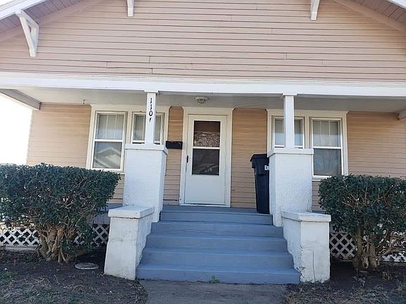 3rd image of 1101 W Elm Ave