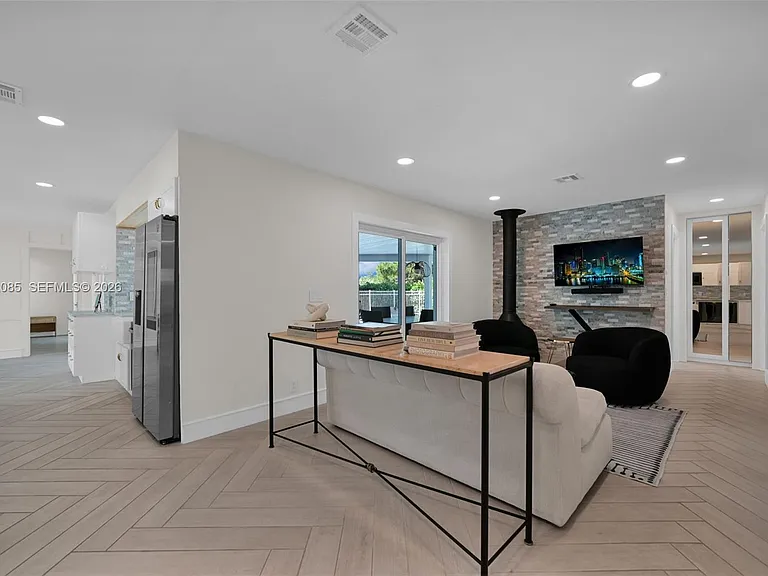 1001 NW 4th Ct — Photo 24