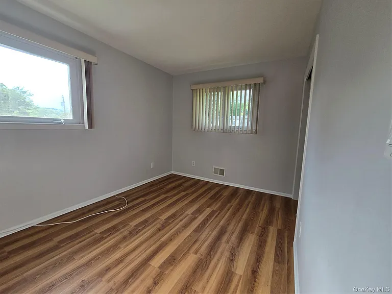 14 Lake Shore Dr — Photo 9