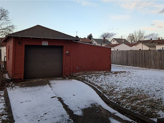 3rd image of 2901 7th St NW