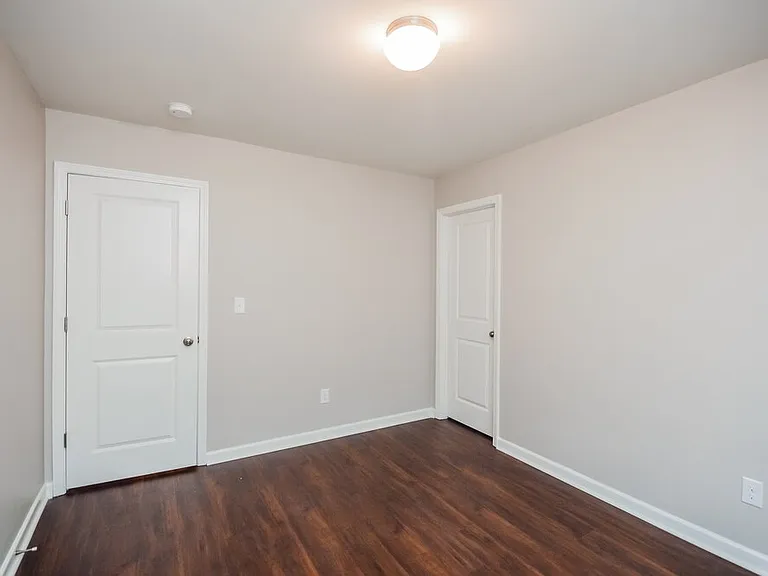 612 Moorings Ave — Photo 15