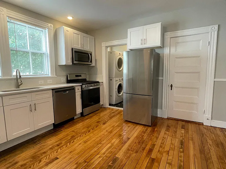 45 Elm St — Photo 1