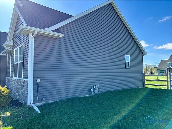 5th image of 101 Bentley Dr