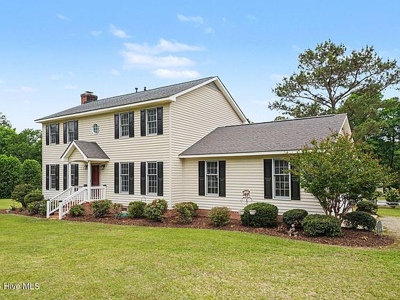 2nd image of 105 Dogwood Drive