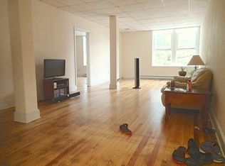 28 E Main St APT 2C, Waynesboro, PA 17268