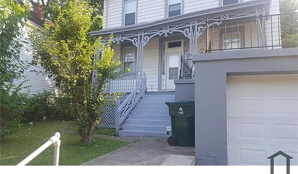 7 bed, 2450 sqft, $2,100 — Photo 2