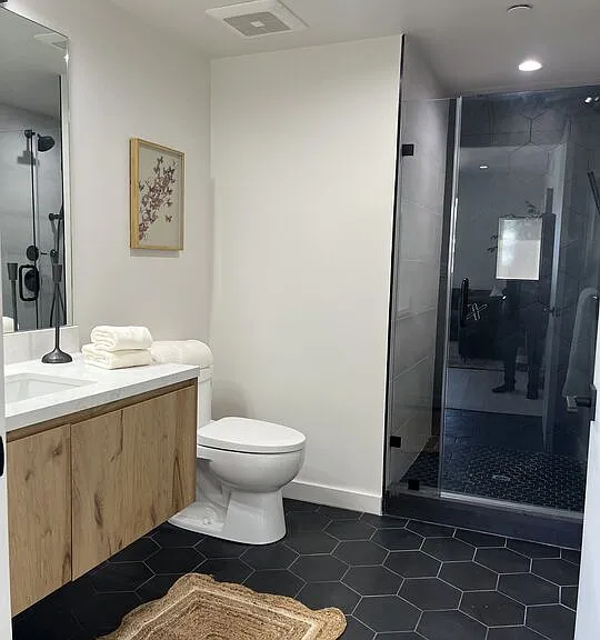 124 S Croft Ave #403 — Photo 10