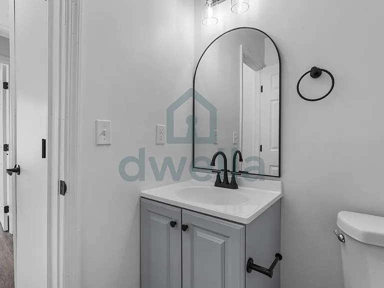 237 Woodlawn Ave — Photo 16