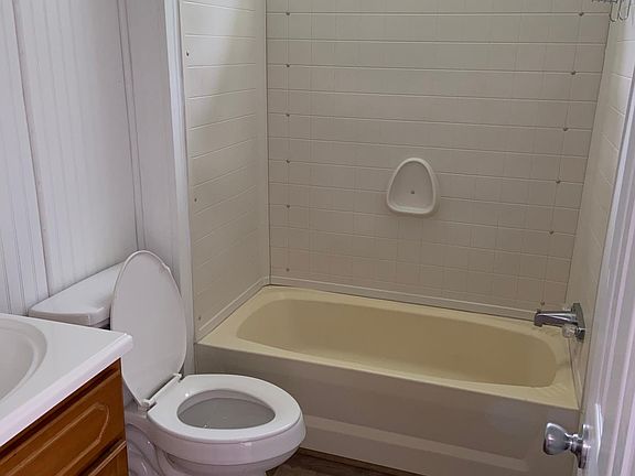 4th image of 5609 Baggett Ln
