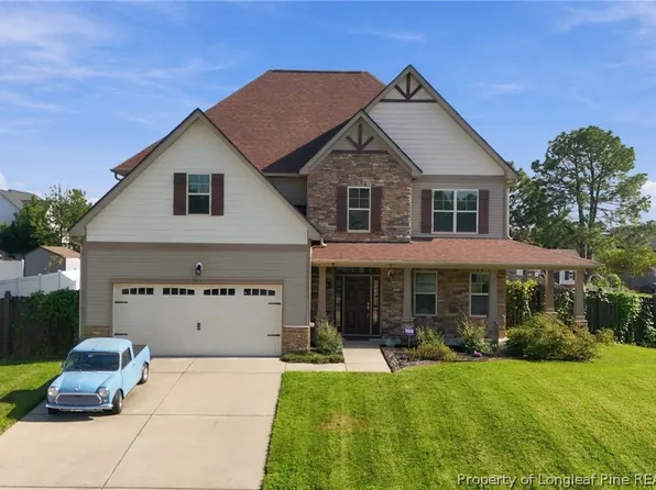 241 Heathrow Dr, Spring Lake, NC 28390