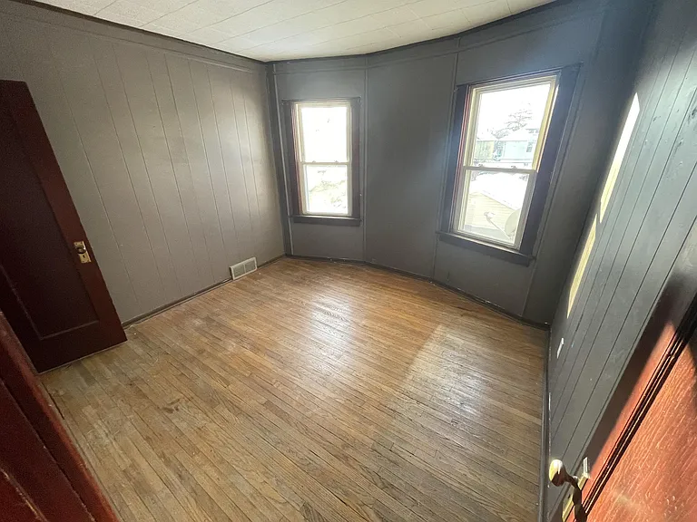 418 Colvin Ave — Photo 33