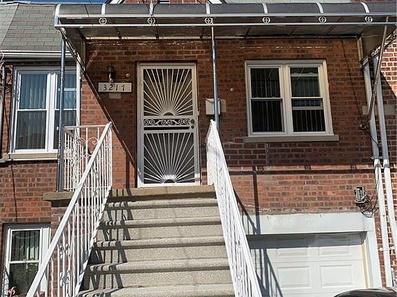 2nd image of 3217 Radcliff Ave