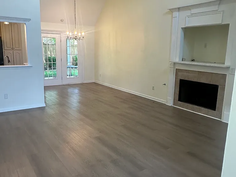 4804 Cambridge Dr — Photo 3
