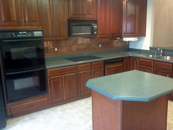 5th image of 8026 Montour Heights Dr