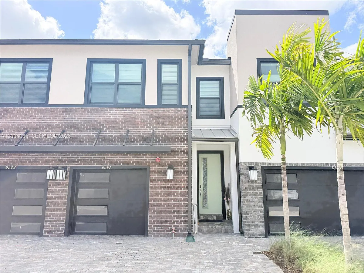 Photo 2 of 27 - 8344 NW 7th Pl #0 - Plantation, FL Building Photo - 8344 NW 7th Pl #0