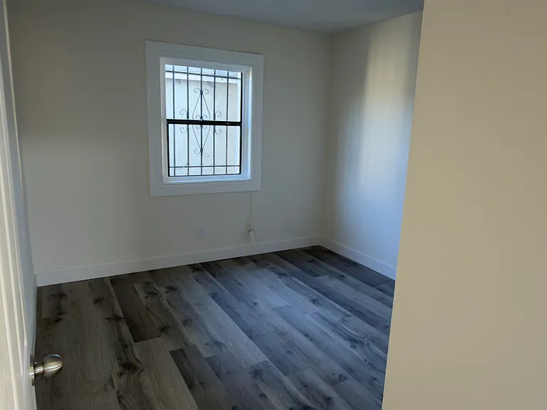 1159 E 77th Pl #3 — Photo 1