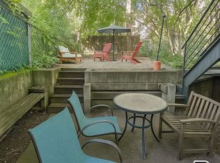 206 Spencer St #1B, Brooklyn, NY 11205