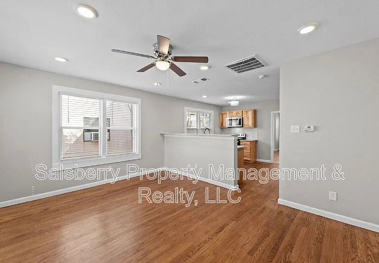 3772 W 6th St — Photo 4