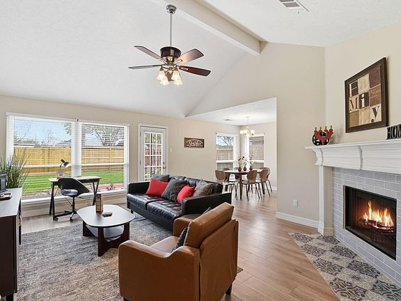 4th image of 4323 Morris Ct