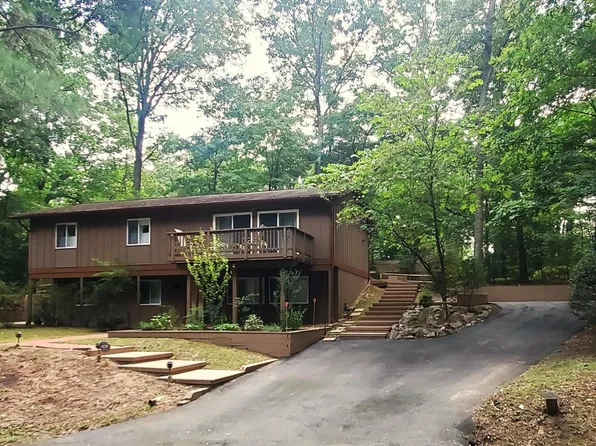2512 Fauquier Ln, Reston, VA 20191
