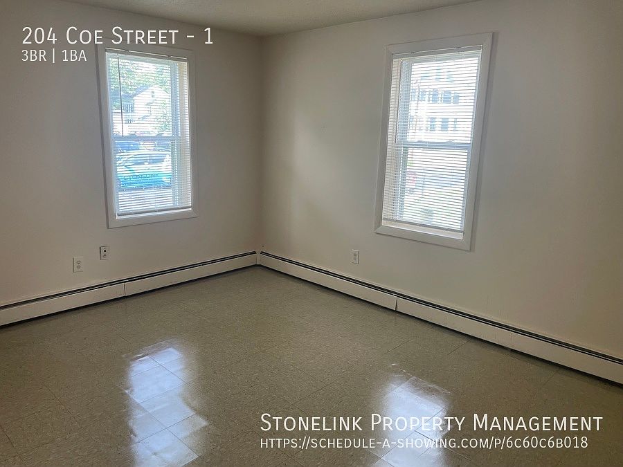 204 Coe St FLOOR 1, Woonsocket, RI 02895 Zillow