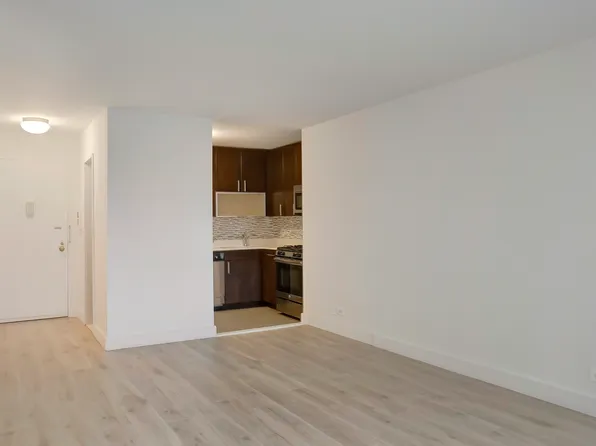 300 Mercer Street image 3 of 5