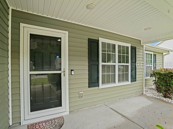 5th image of 464 Ridgeland Lakes Dr
