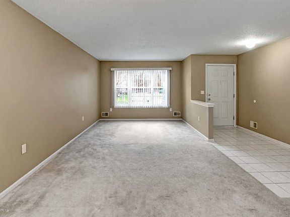 3rd image of 28 Golden Willows Ave #1000