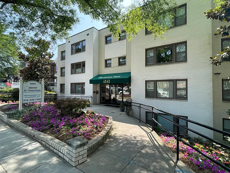 4840 Macarthur Blvd NW #404 — Photo 2