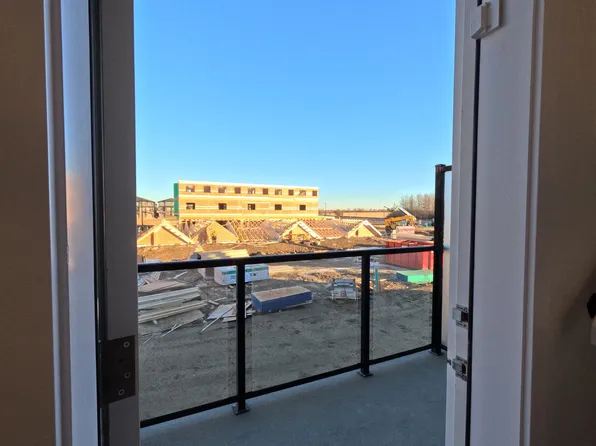 18120 28th Ave SW, Edmonton, AB