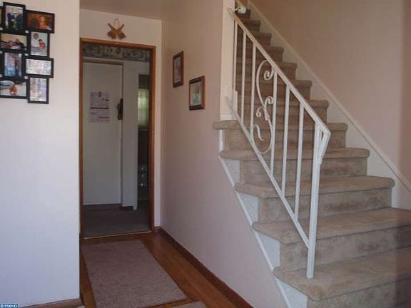3rd image of 250 Karen Cir