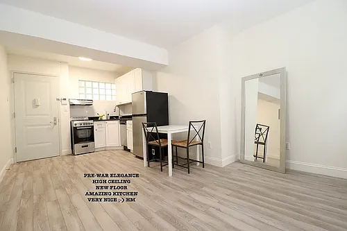 502 W 44th St #2-A Photo 1