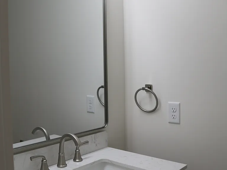 108 W Market St #108C — Photo 9