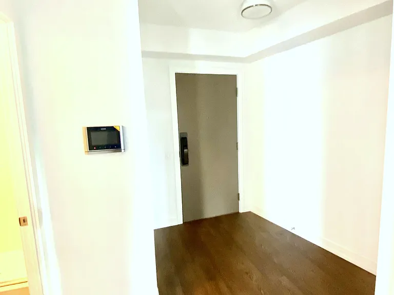 10 York St #1405 — Photo 5