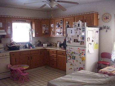 Large eat-in kitchen 