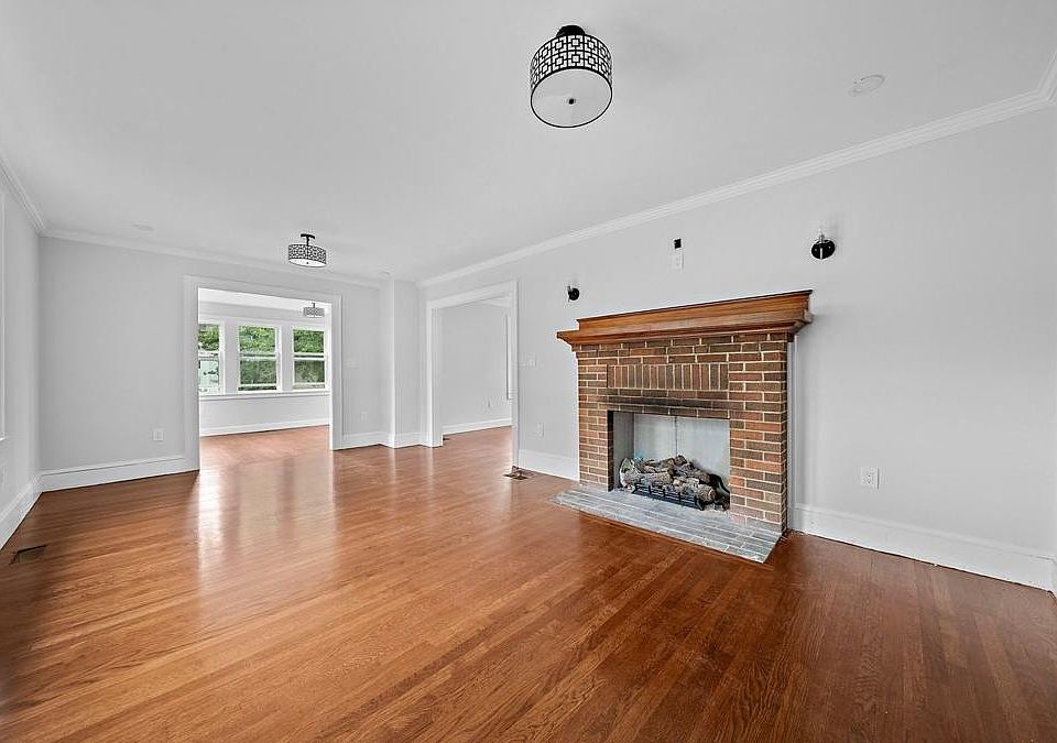 1st image of 94 West St