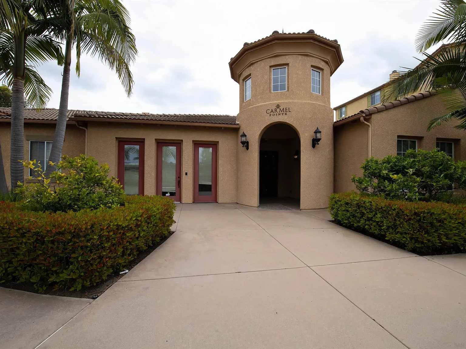 2 bed, 2.0 bath, 953 sqft, $3,200 — Photo 2