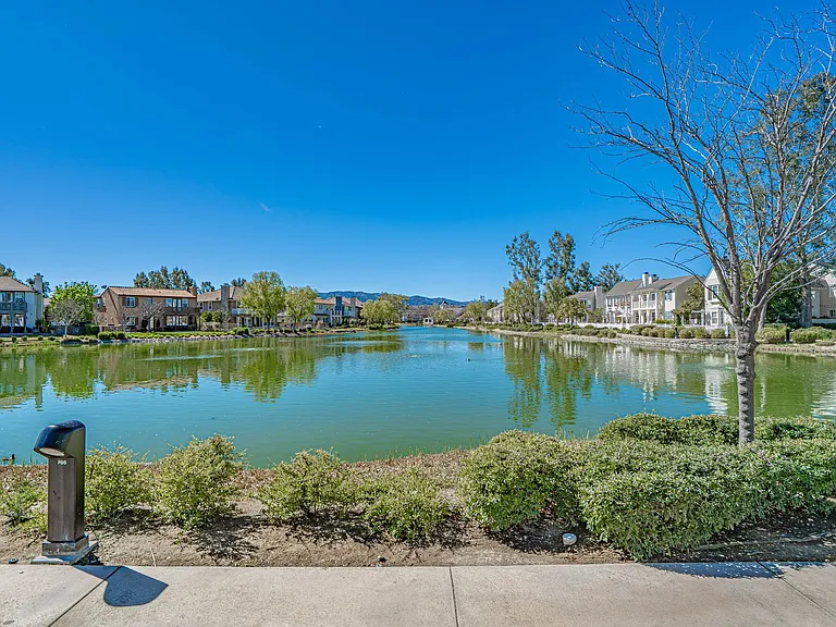 23932 Windward Ln — Photo 43