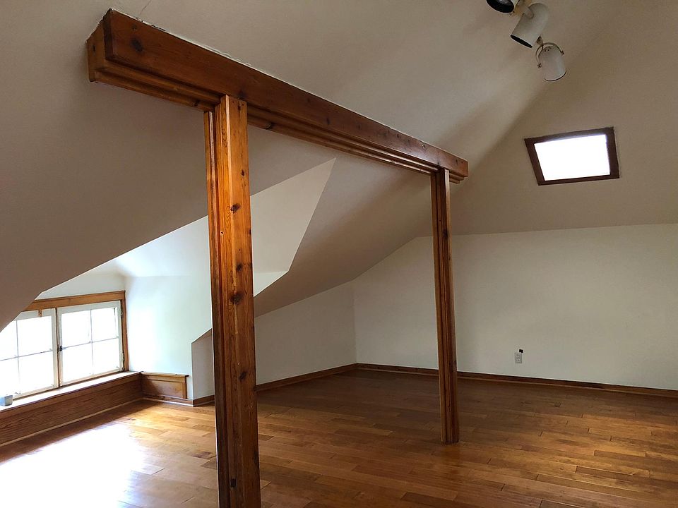 1st image of 615 W Oak St APT E